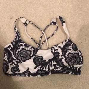 RARE Lululemon sports bra! Size 4